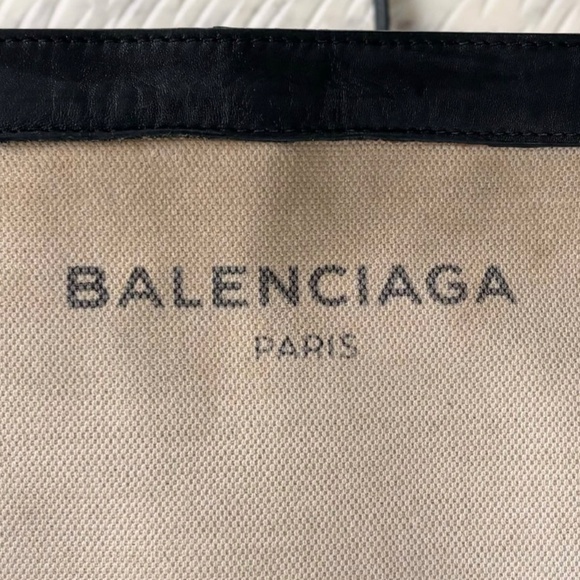 Authentic Balenciaga Cream Canvas Navy Leather Crossbody Pouch - Picture 3 of 8